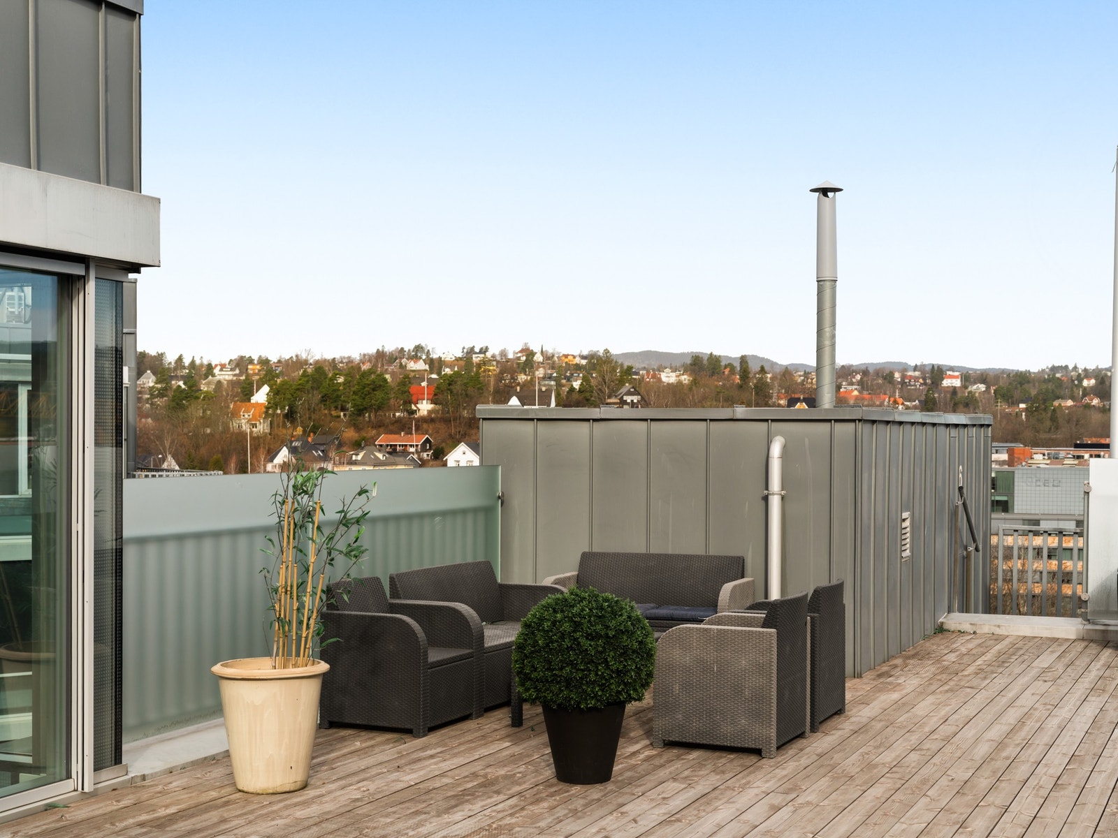 Tilhørende flott takterrasse hvor dere kan møblere slik dere ønsker det Galleribilde