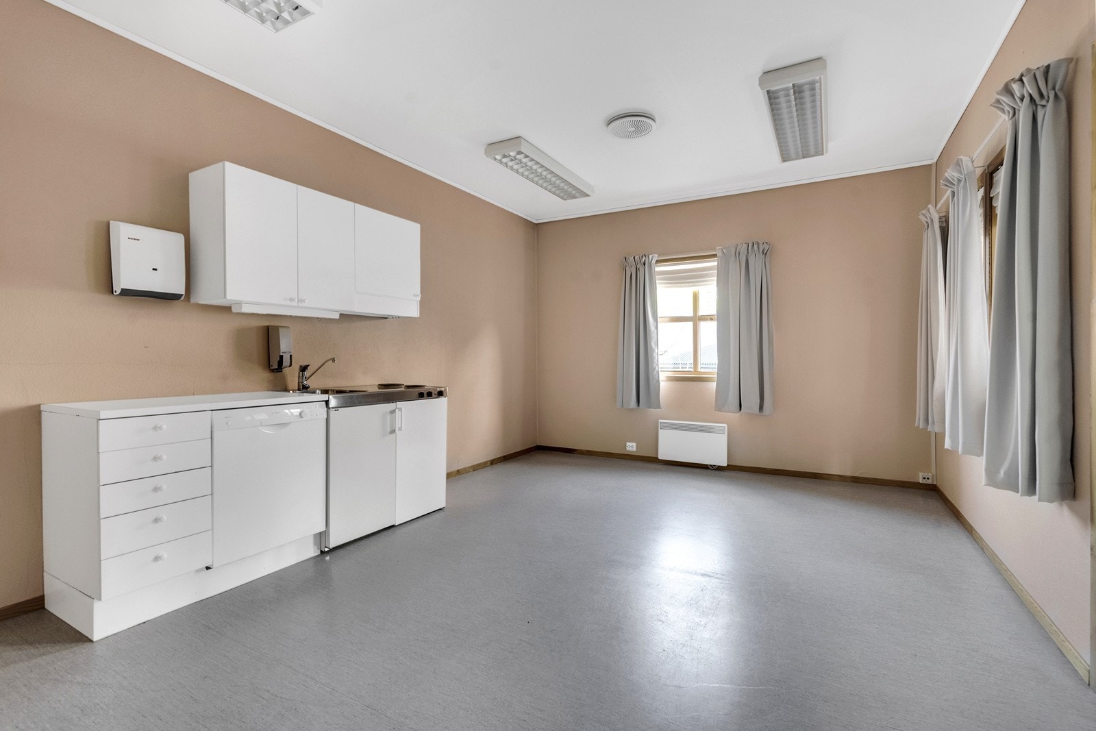 Kontorer 2.etg. Her med spiserom . Galleribilde