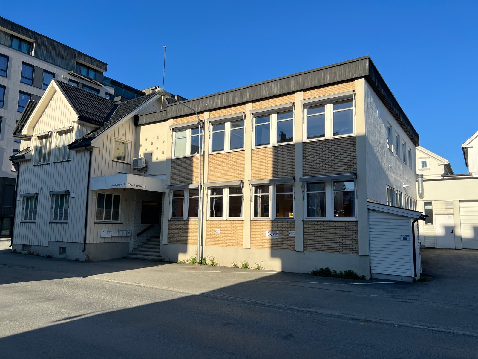 Stort bygg med mange gode kontorer! Galleribilde