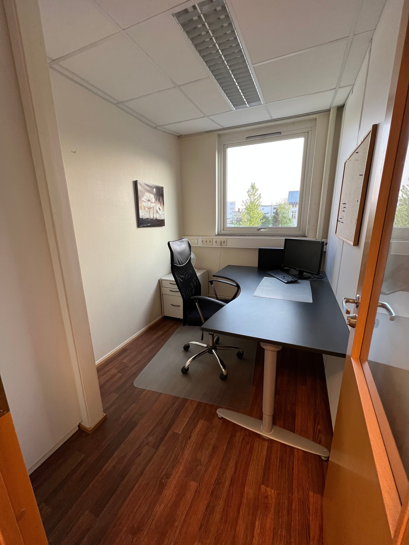 2. etg. Kontor ferdig innredet, og klar for å bli tatt i bruk! Galleribilde