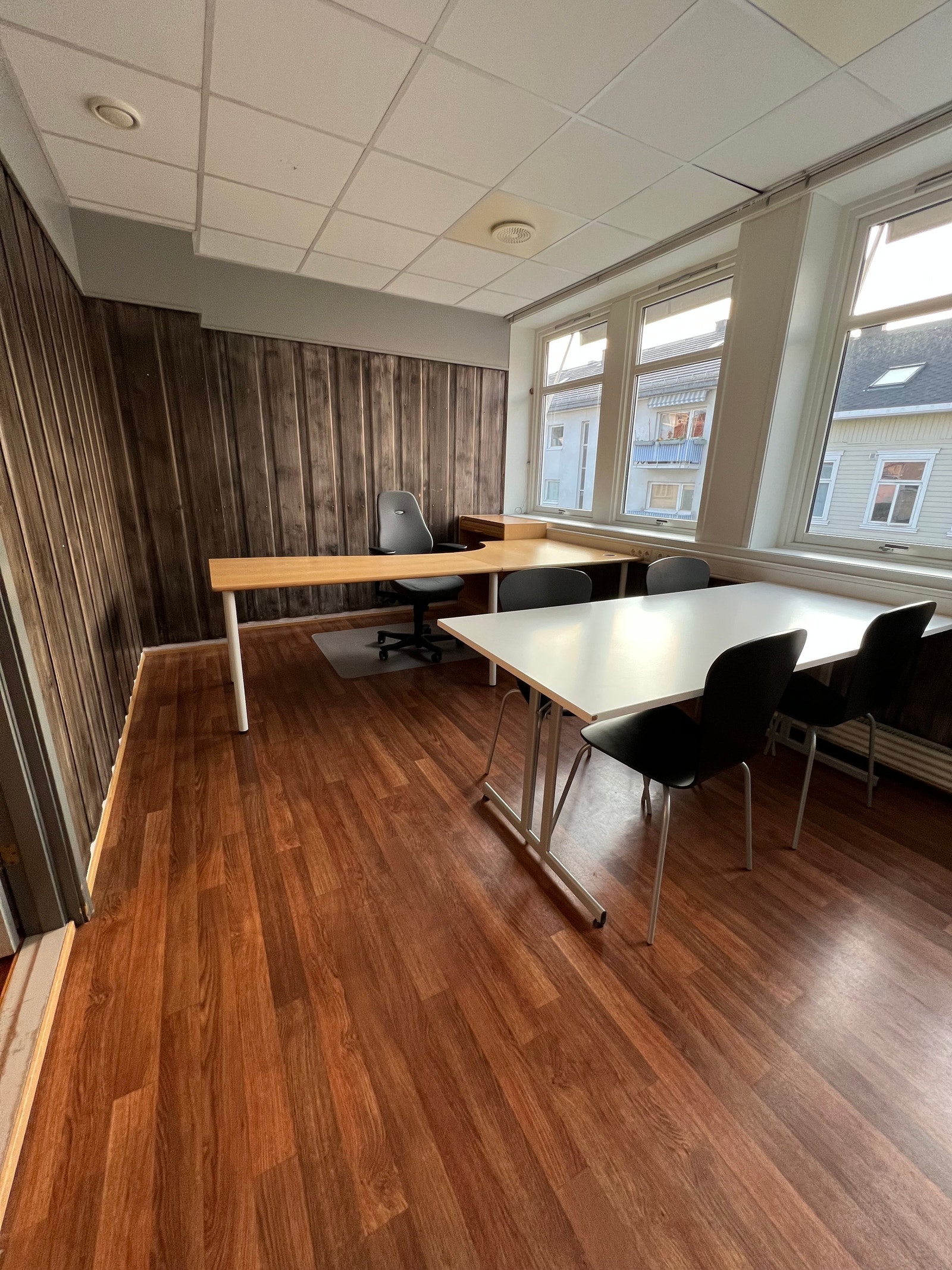 2. etg. Hjørnekontor mot Trondhjemsvegen, stort! Galleribilde