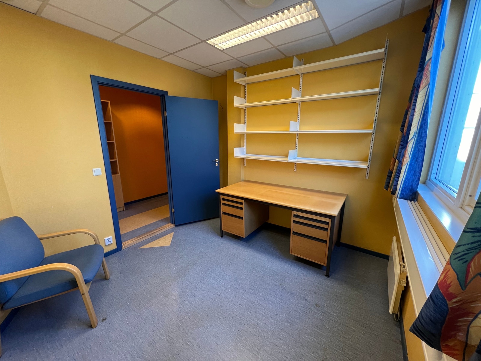 Kontoret er romslig. Galleribilde