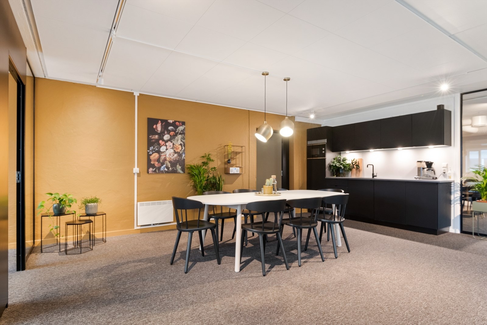 Miljøskapende spiseareal/mingleareal Galleribilde