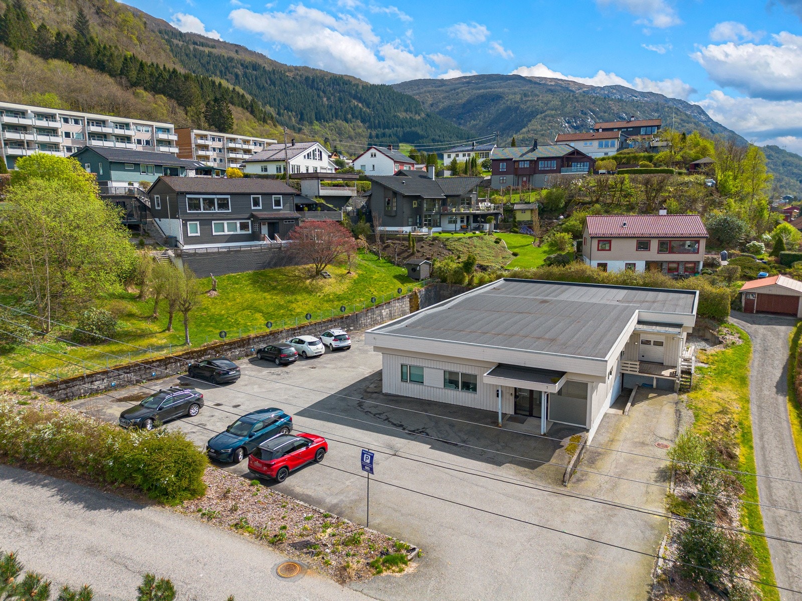 God parkeringsdekning på eiendommen Galleribilde