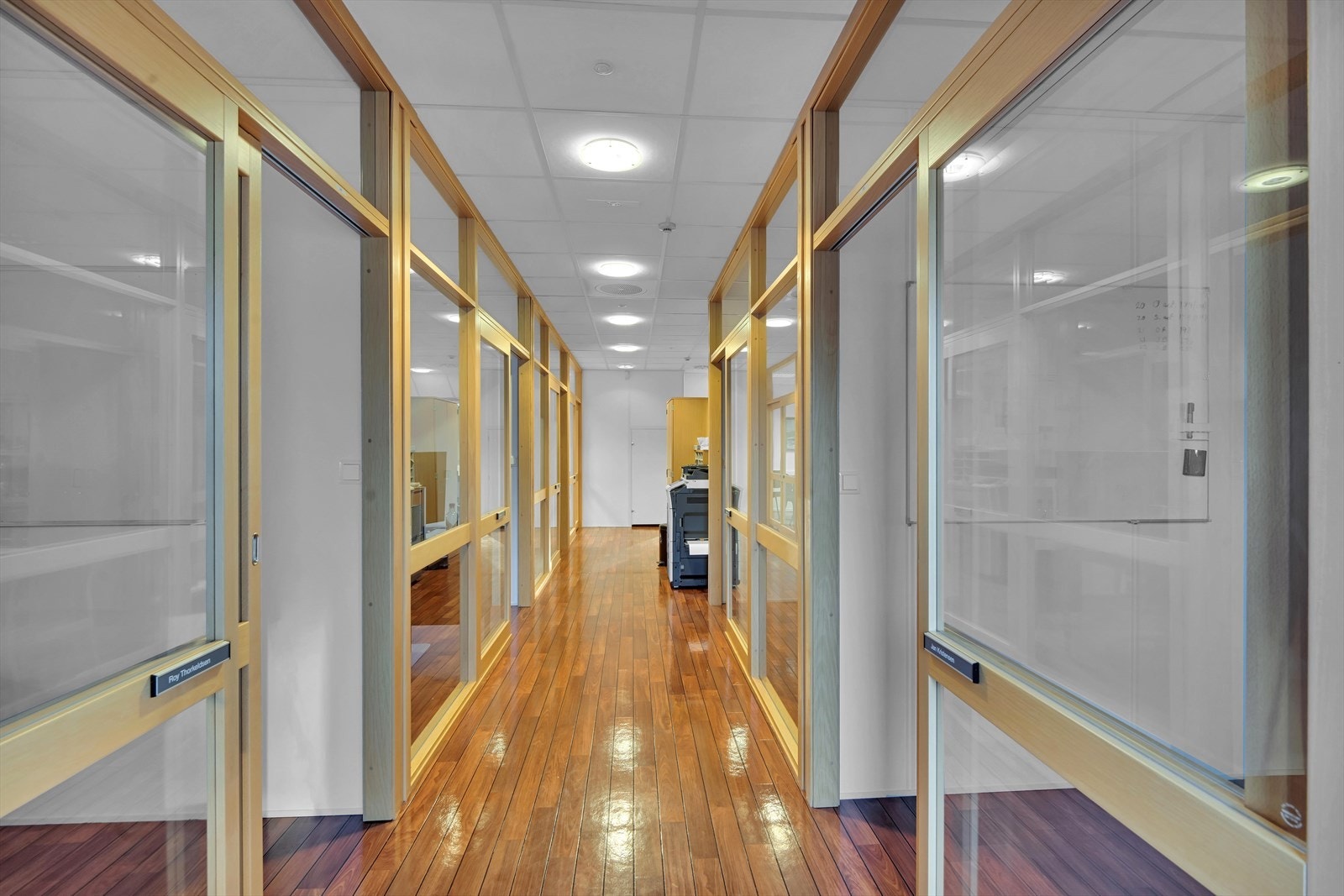 Kontorrekke Galleribilde