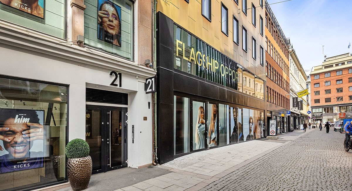 Eiendommen har kontorinngang fra Karl Johans gate 21 (naboeiendommen) Galleribilde
