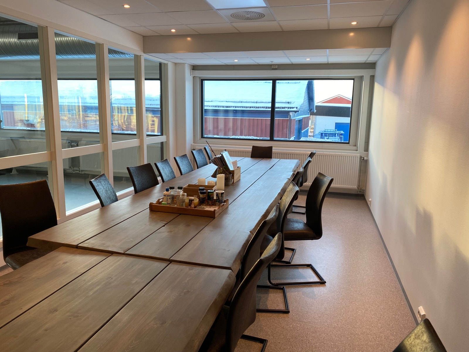 Spiserom/møterom 2. ett Galleribilde