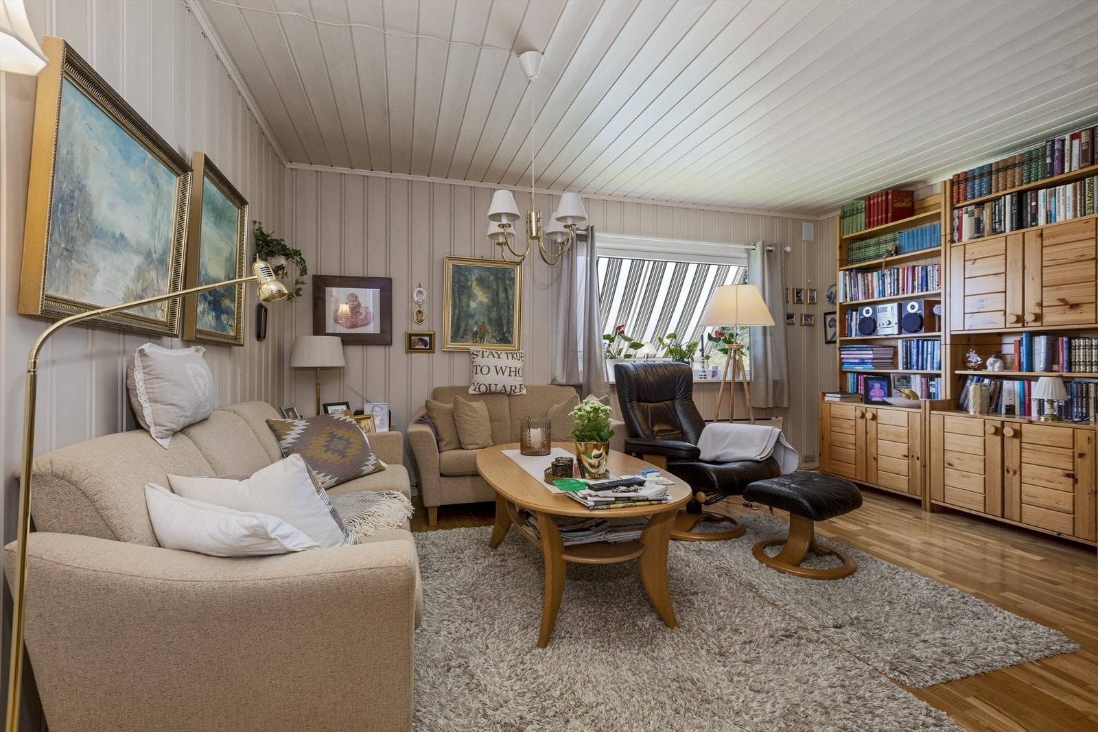 Kårboligen kan videre by på blant annet 3 soverom, baderom og vaskerom. Galleribilde