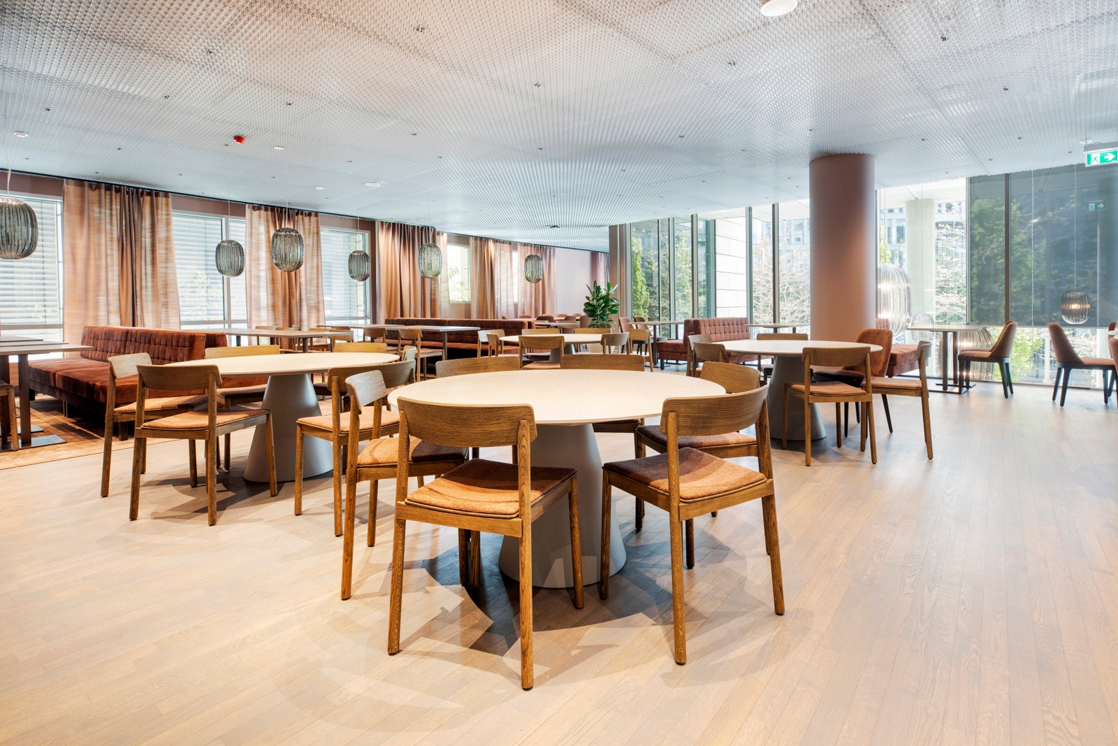HELT NY PERSONALRESTAURANT. Galleribilde