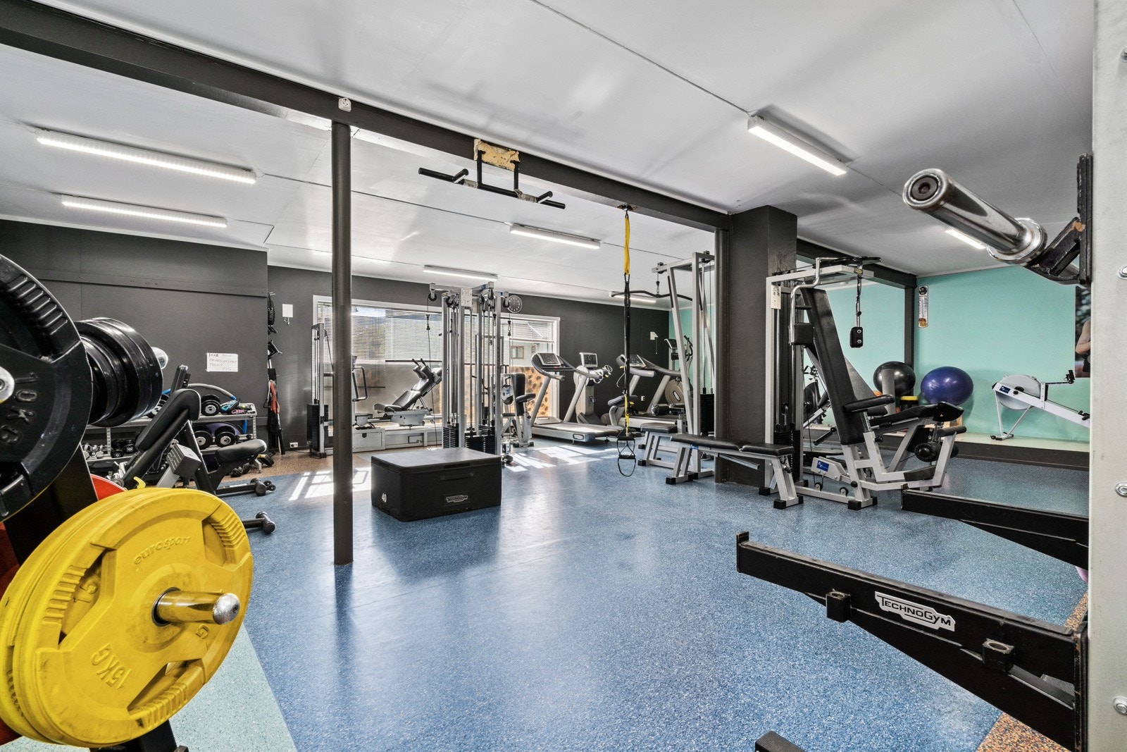 Ryfoss Treningssenter som leier lokaler i 1. etasje har moderne utstyr. Galleribilde