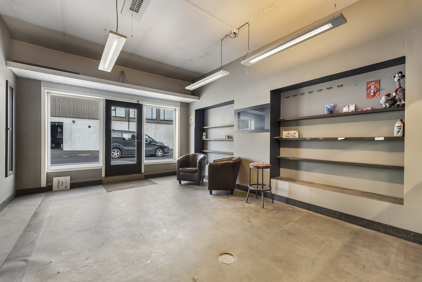 Butikklokalet - venterom. Galleribilde