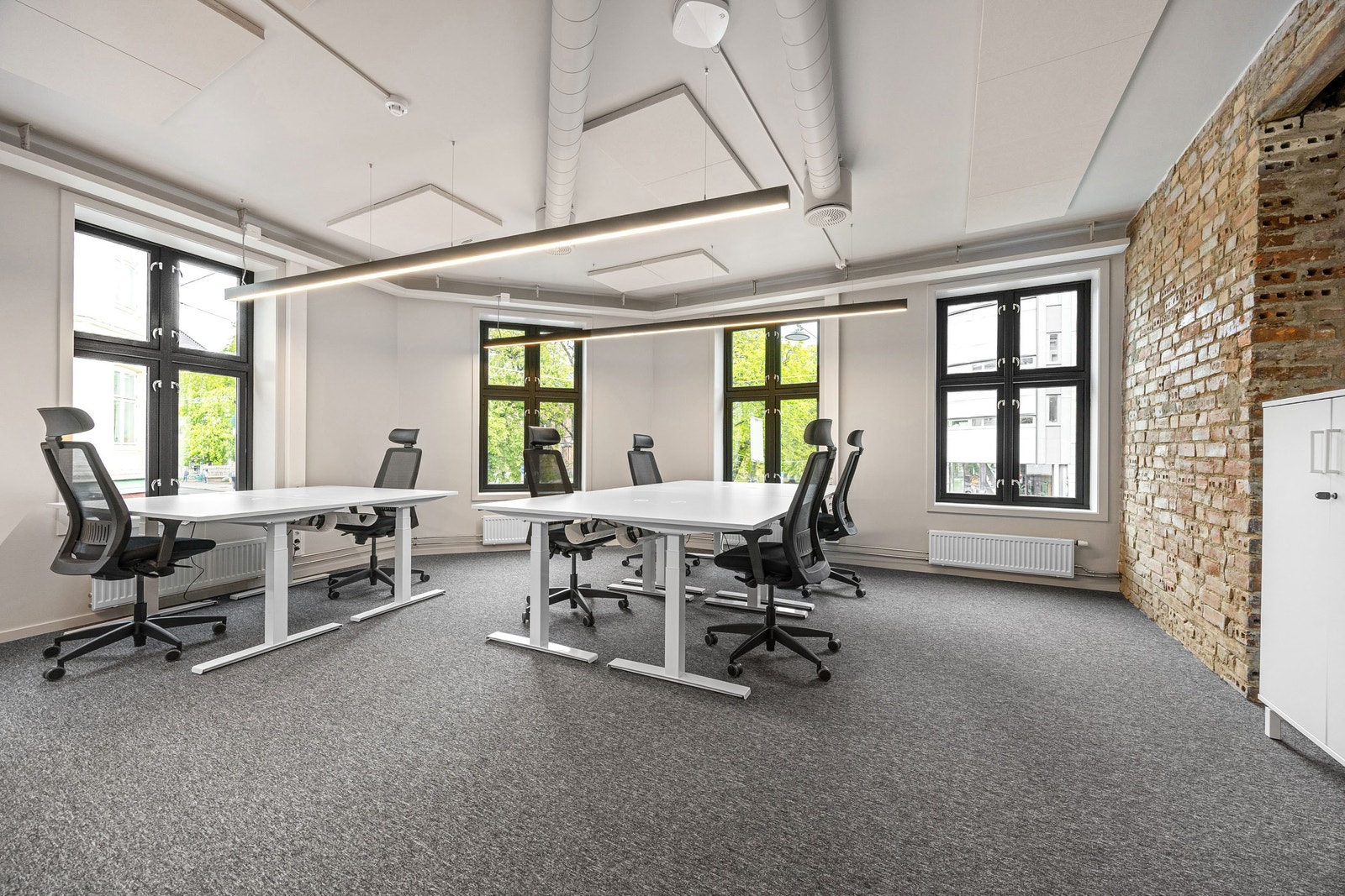 På kontor 207 er det plass til inntil 8 personer. Galleribilde