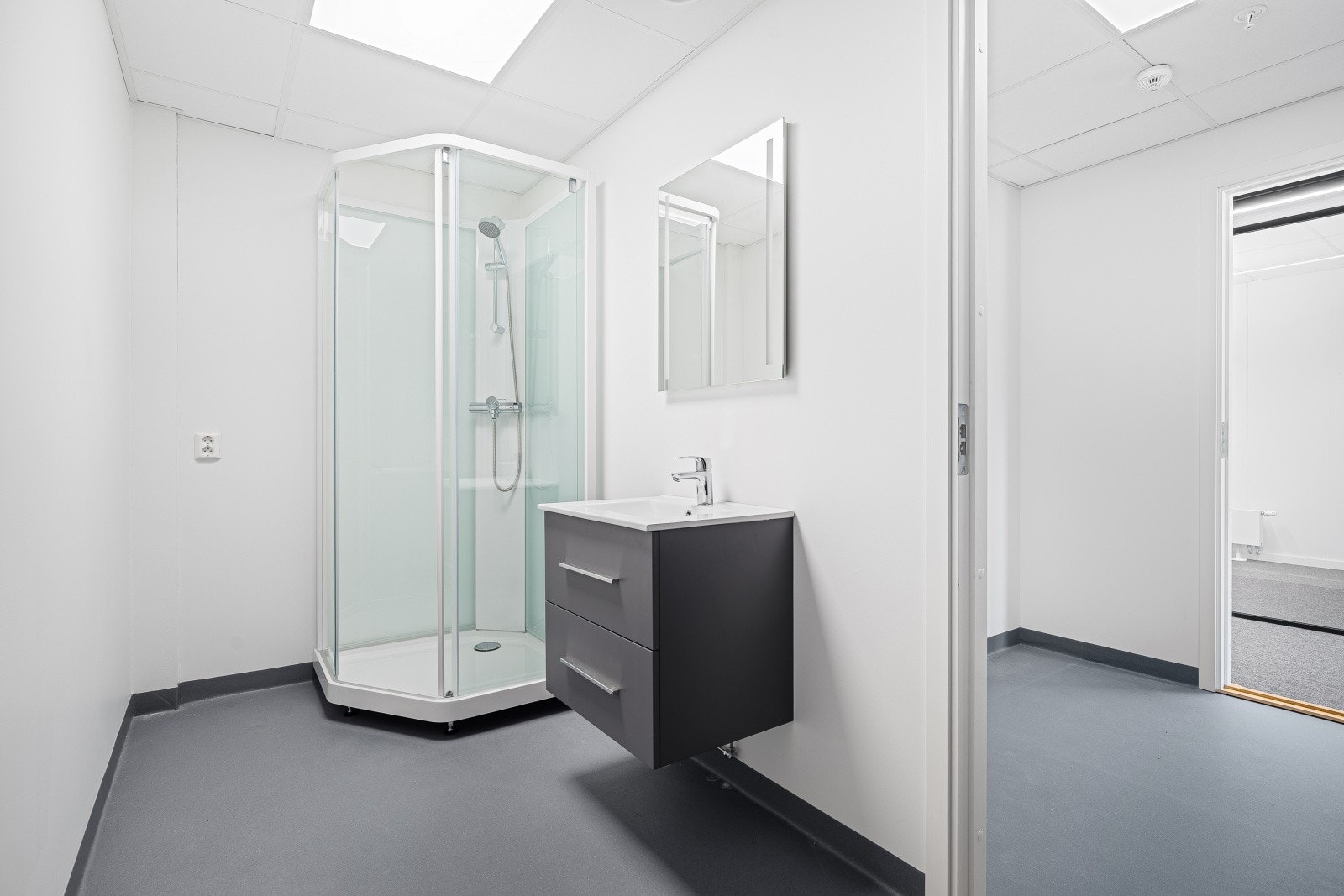 dusj på toalett Galleribilde