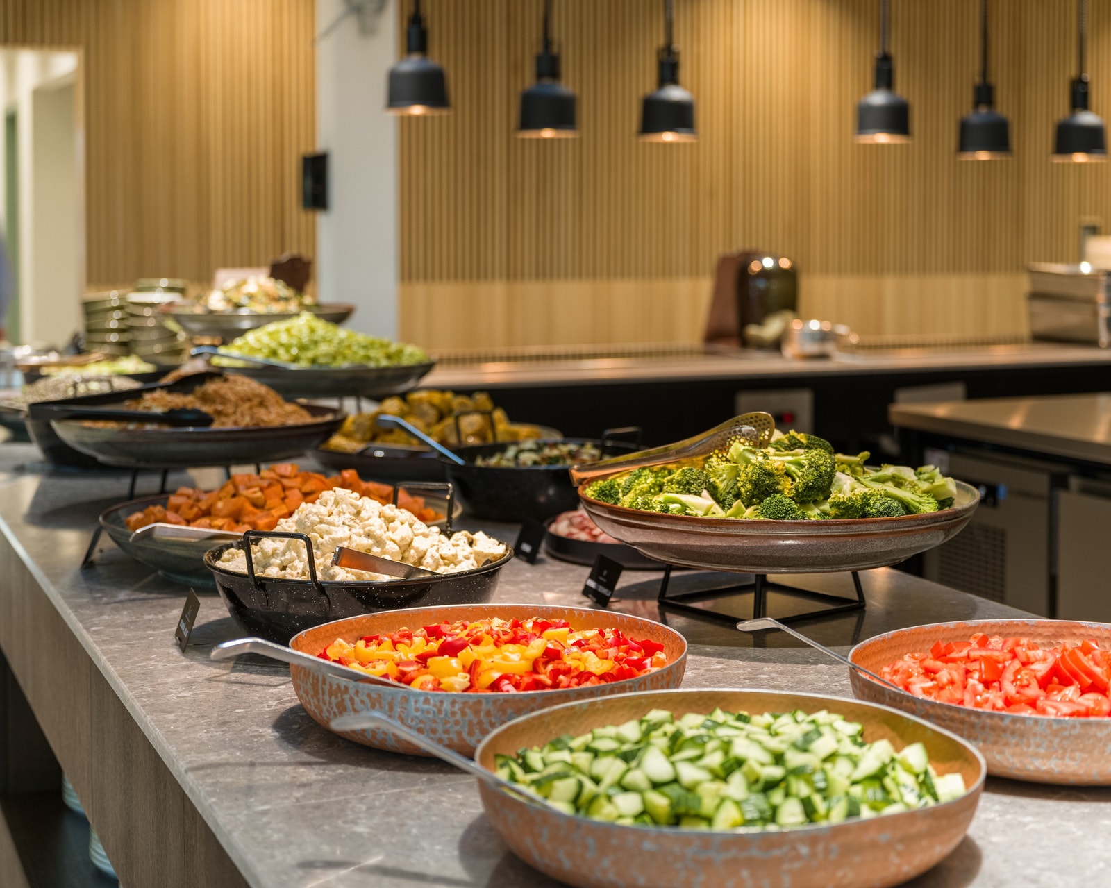 Sunn og variert mat og salat/suppe Galleribilde