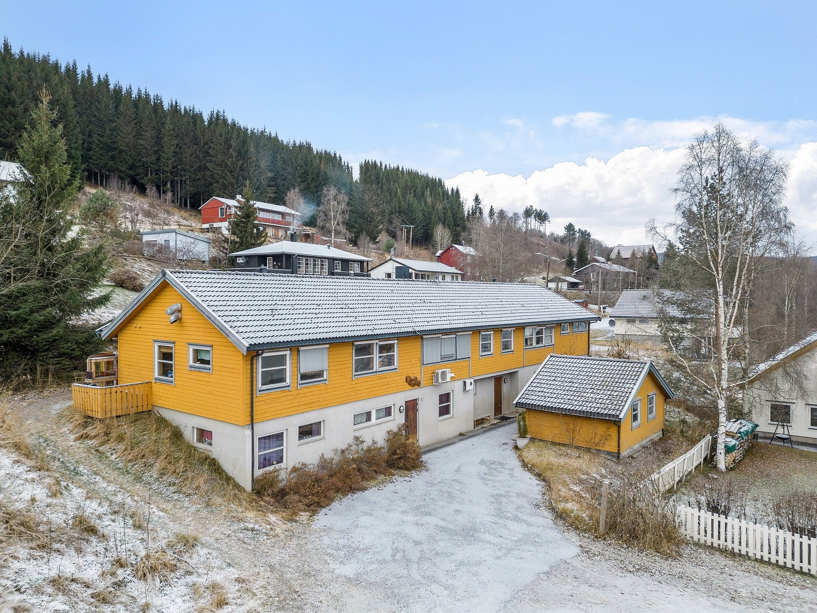 Flott beliggenhet sentralt ved Soknedal. Galleribilde