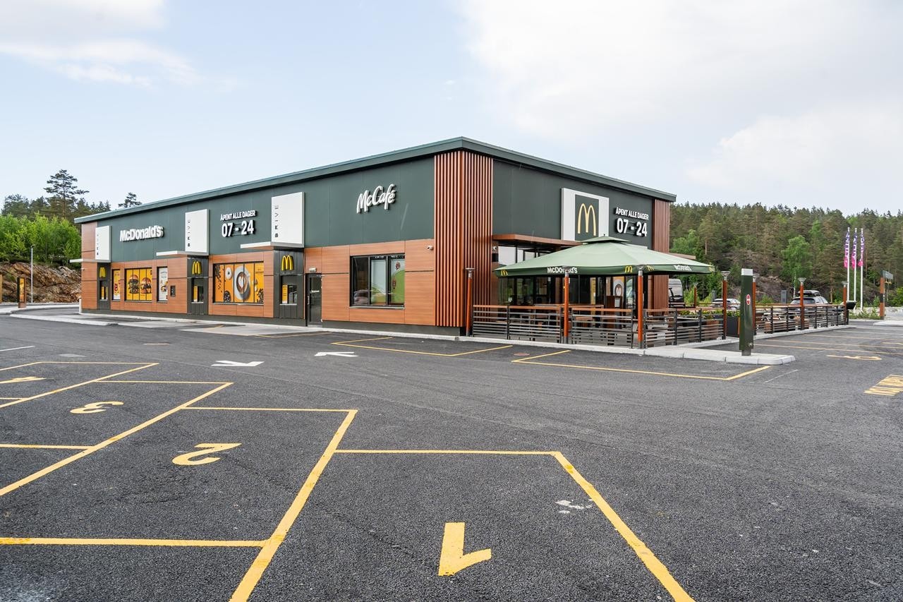 999brokelandsheia_McDonalds004 Galleribilde