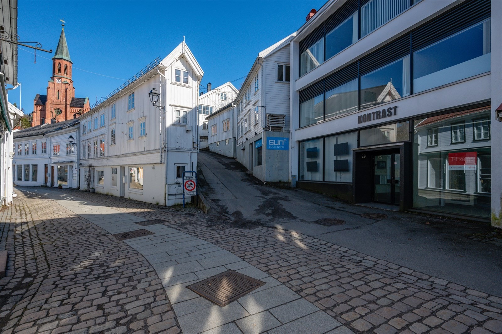 Bygget ligger rett ved inngangen til gågata i øvre bydel Galleribilde