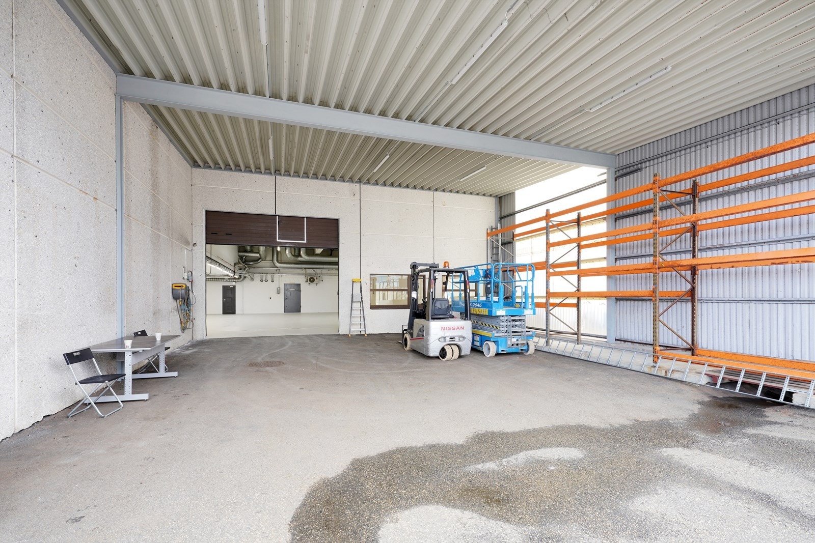 Varemottak med overbygg Galleribilde