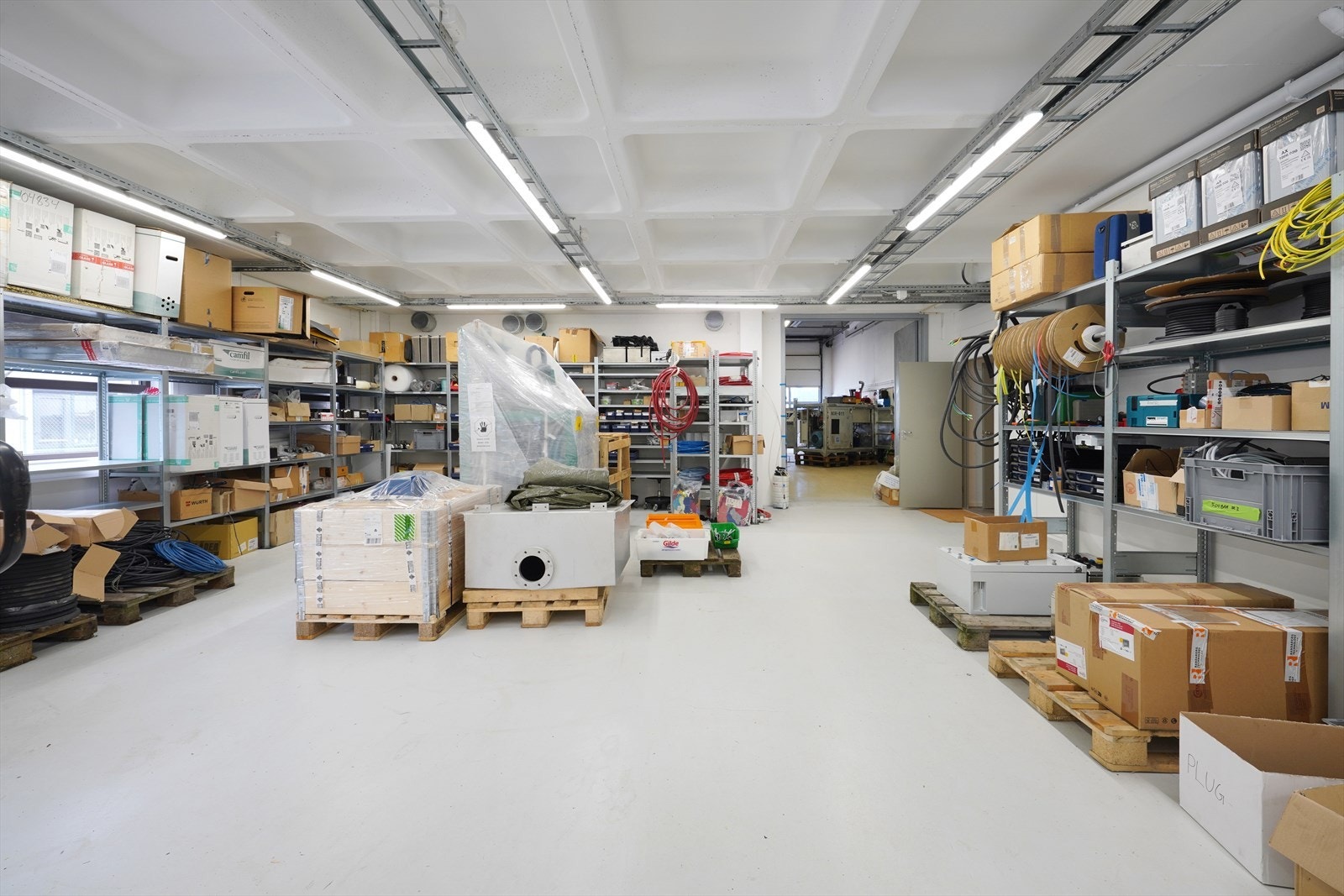 Lager/verksted ifb med hall 4 Galleribilde