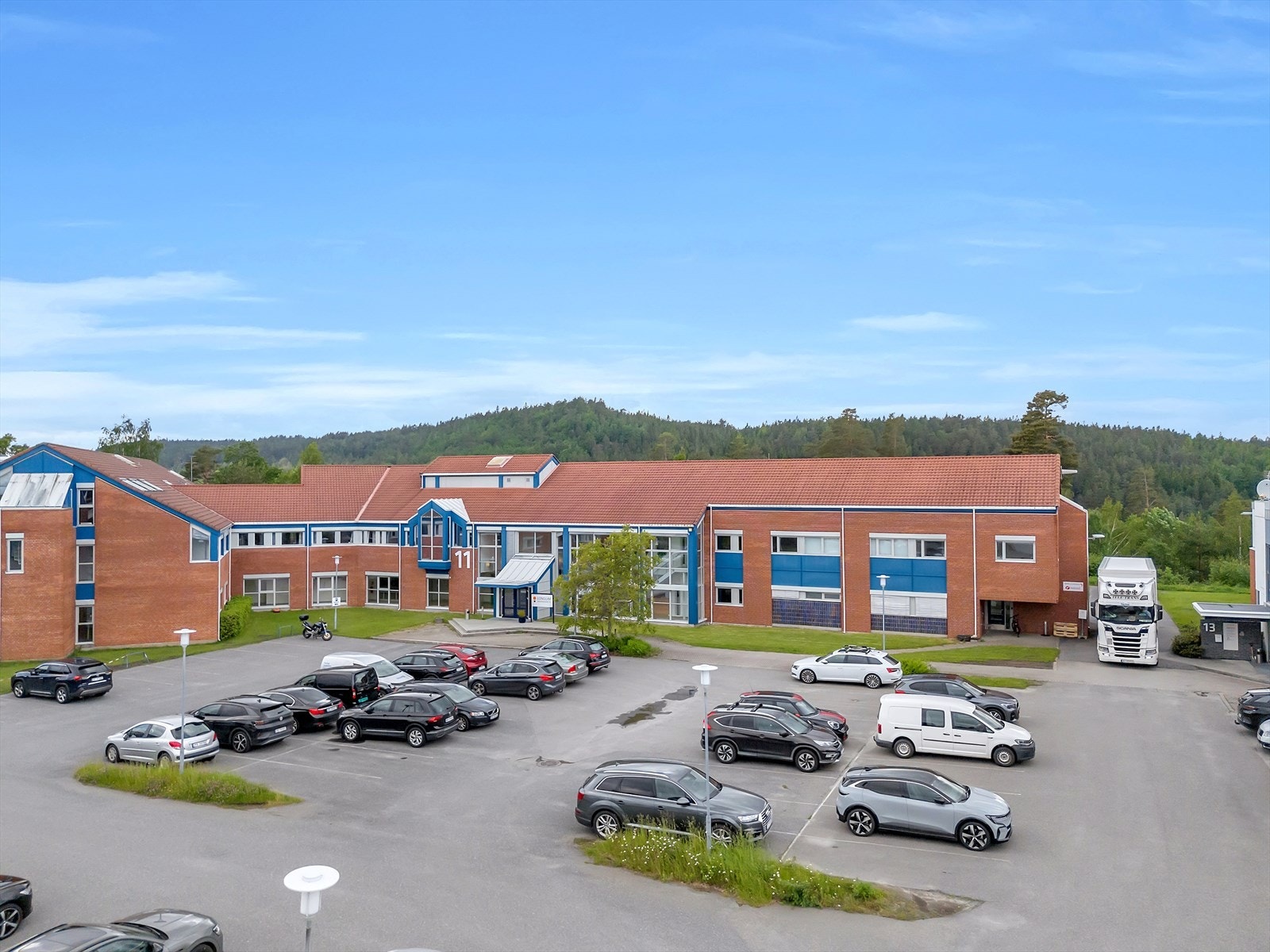 Rikelig med parkeringsplasser Galleribilde