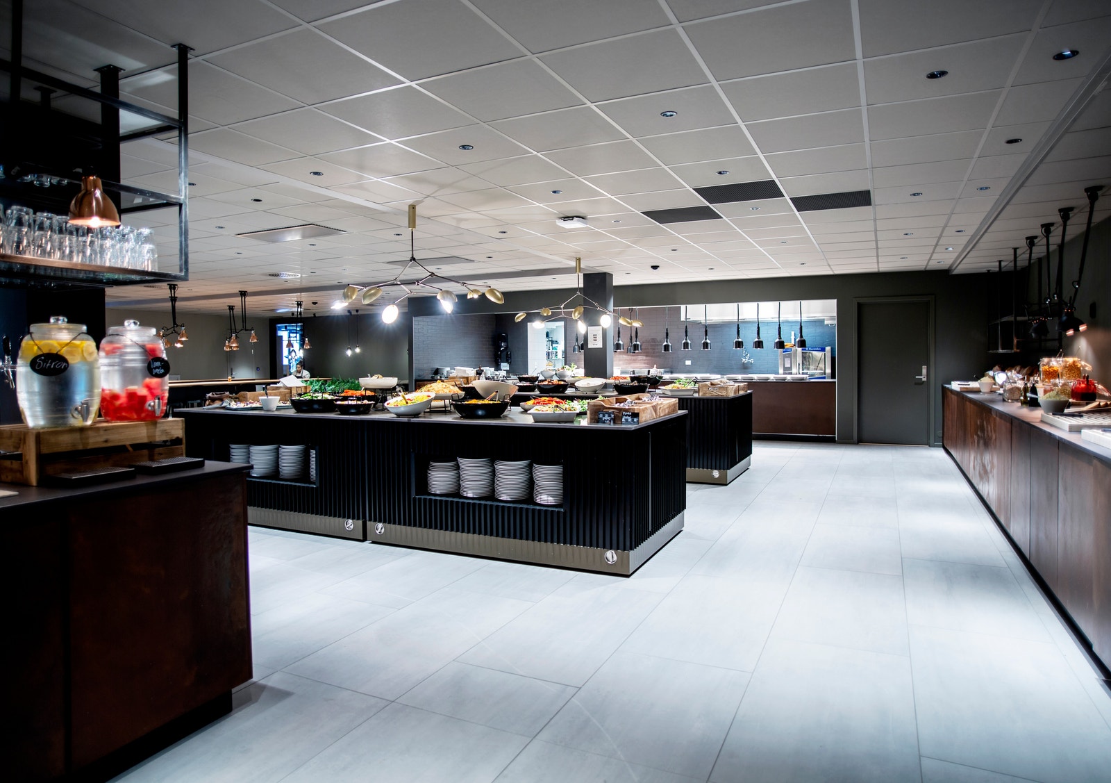 Leietakere har tilgang til flere kantiner i Lilleakerbyen Galleribilde