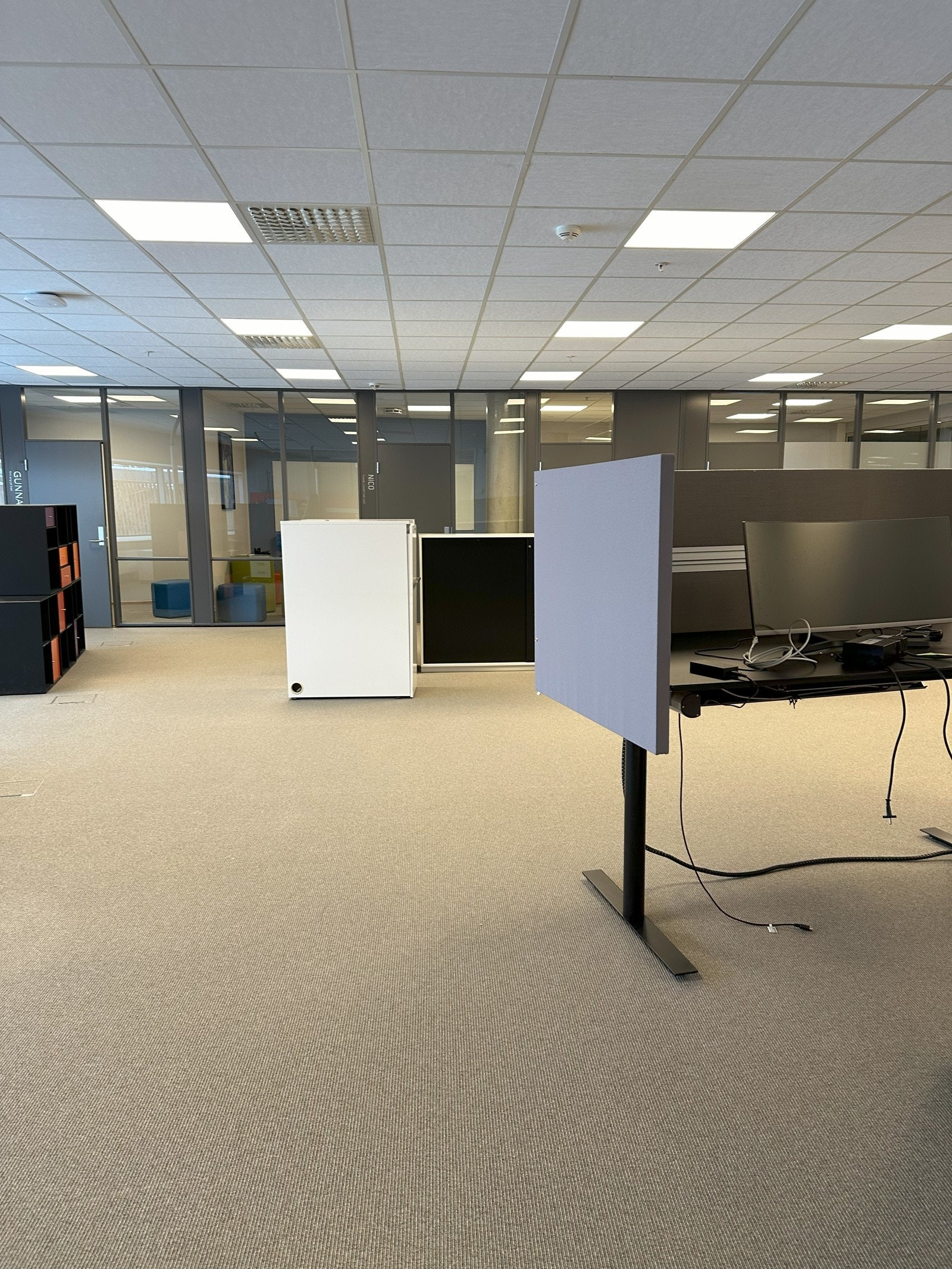 Stor lyse lokaler Galleribilde