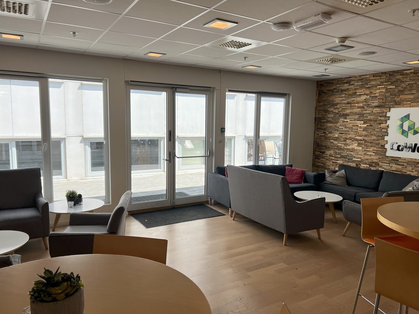 Spiserom med utgang til takterrassen Galleribilde