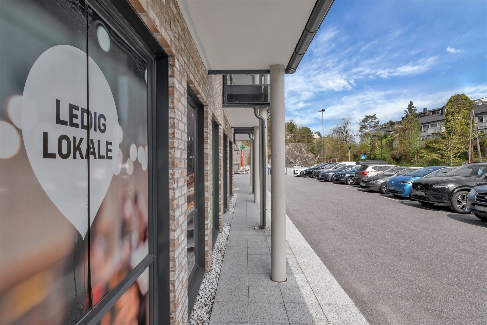 Gratis kundeparkering like utenfor lokalene Galleribilde