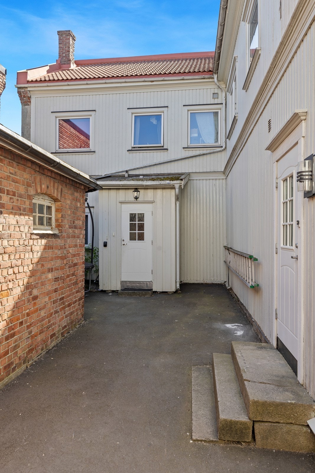 Fra bakgården Galleribilde