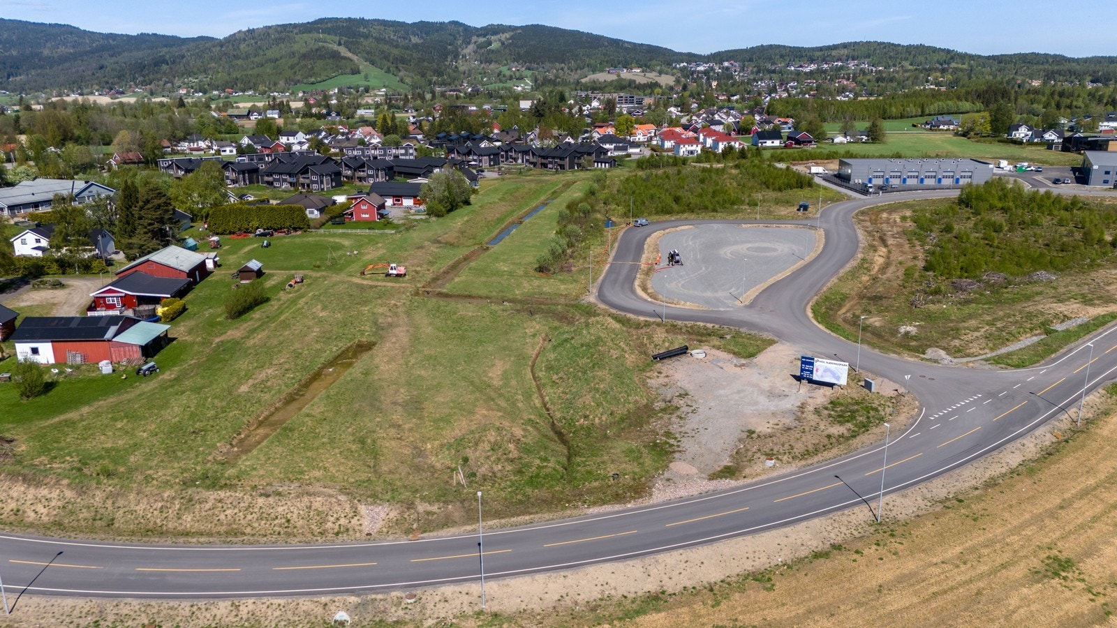 Trafikkdata med årsdøgntrafikk viser E16 6000-12000 ÅDT og RV120 3000-6000 ÅDT Galleribilde