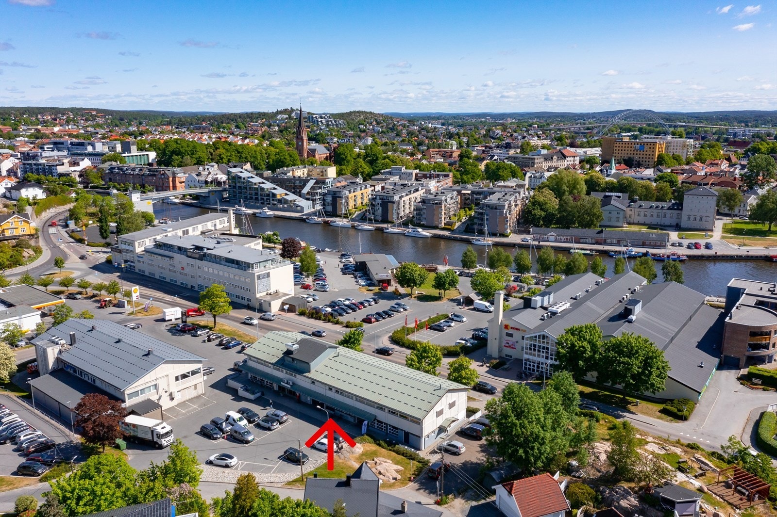 Eiendommen ligger like ved Kråkerøybrua Galleribilde