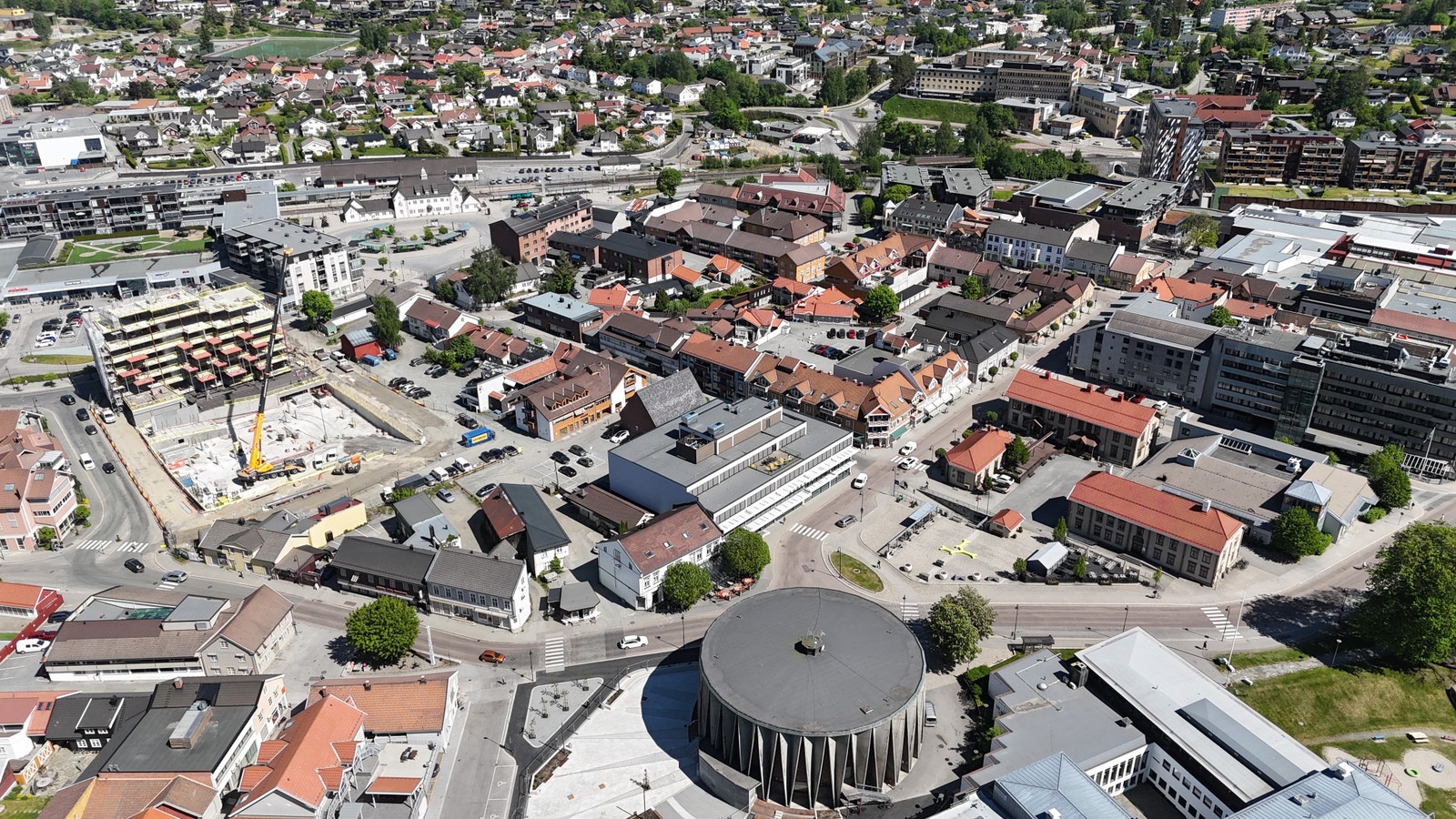 Quben ligger sentralt i Kongsberg med gangavstand til det meste Galleribilde