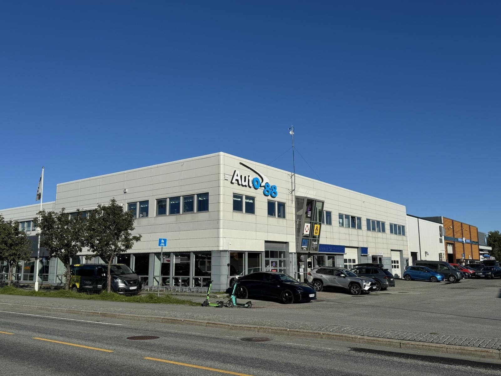 Hjørne mot Olav V gate. Galleribilde