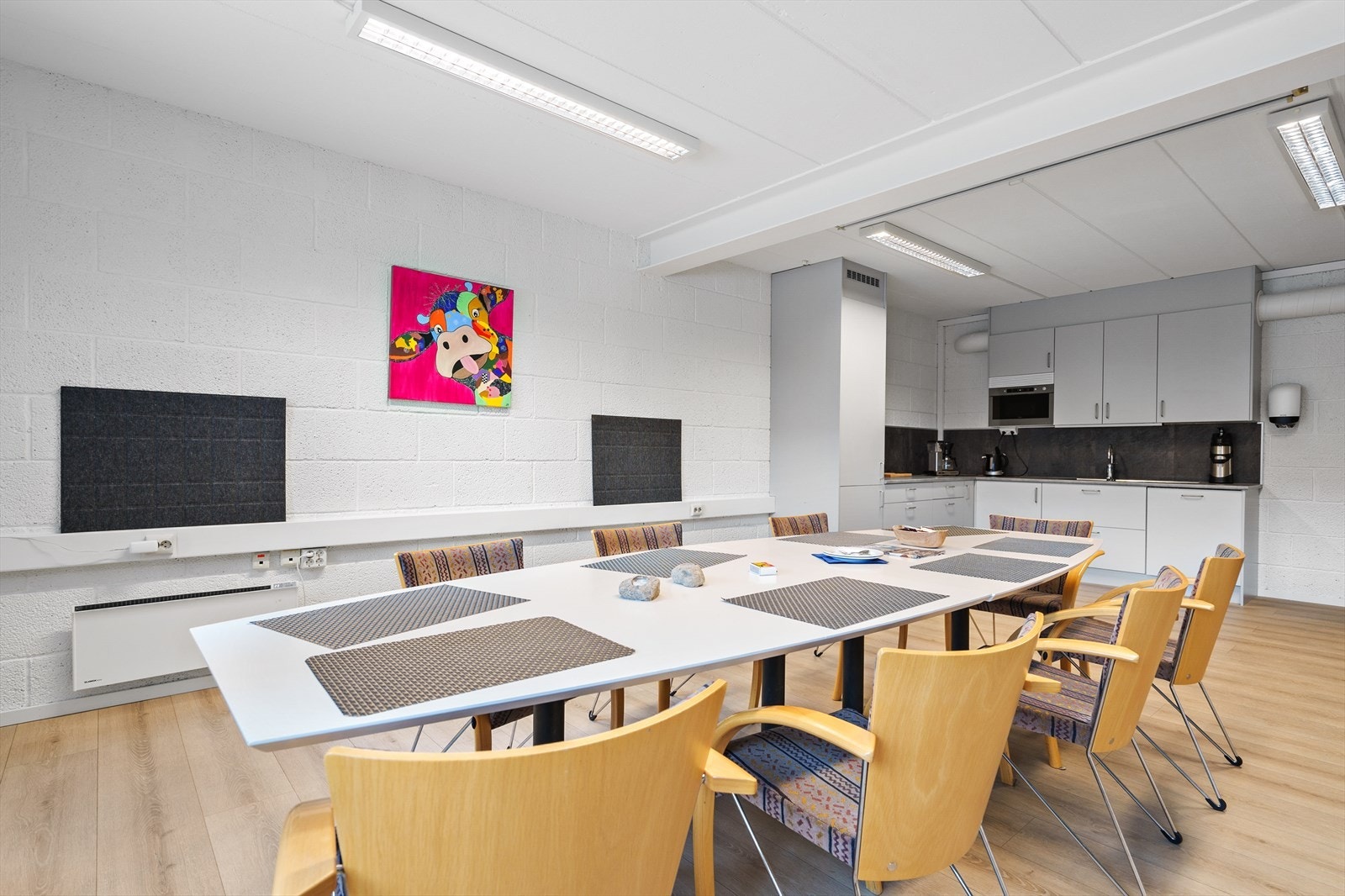 Flott kjøkken/spiserom/møterom Galleribilde