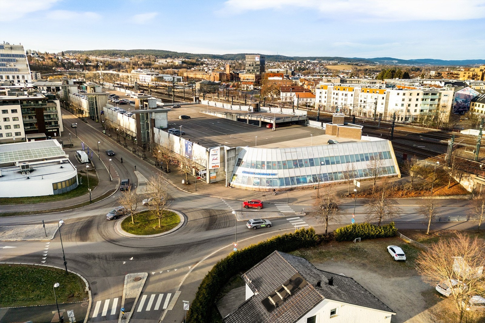 STILLVERKSVEIEN 1 - Ca. 1 242 kvm forretningslokale på bakkeplan
m/ tilhørende kontor og lager m/rampe Galleribilde