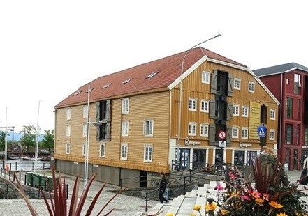 Fasade mot Ravnkloa Galleribilde