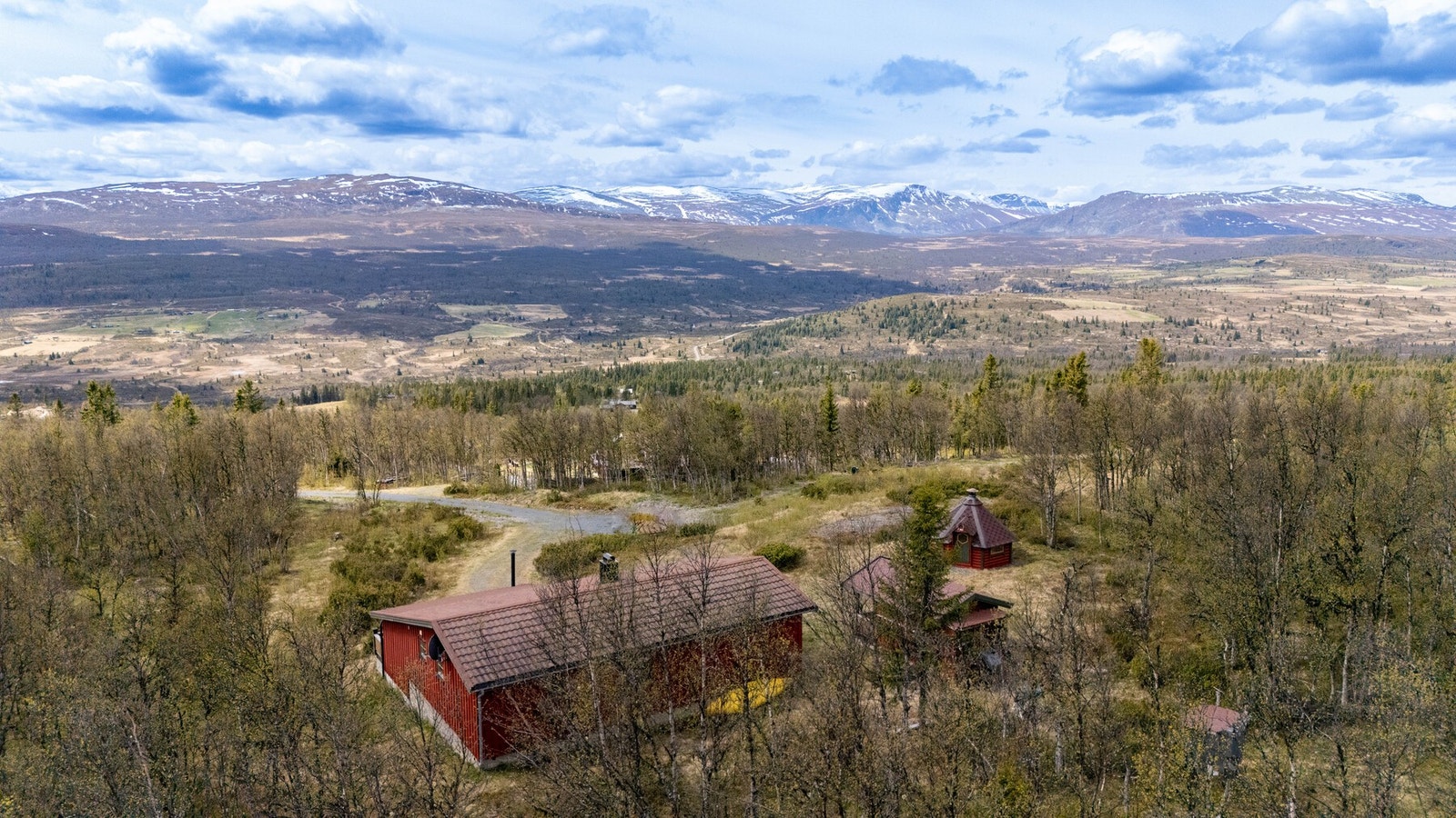 Med utgangspunkt fra hytta er det et beriket turterreng sommer som vinter Galleribilde