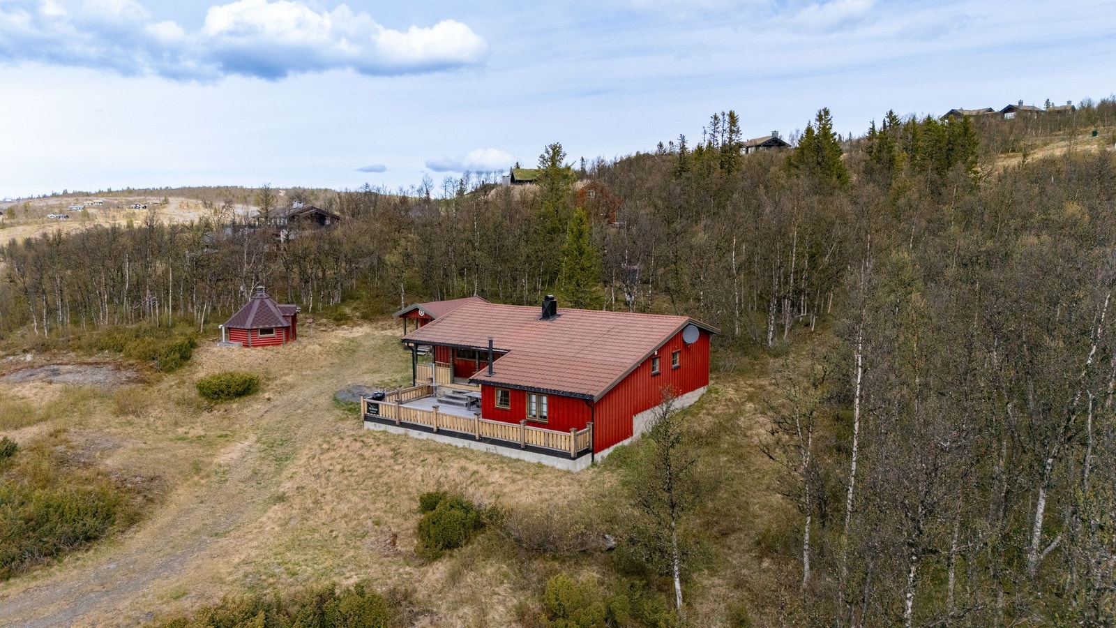 Hytta er bygd i 1974 med jevnlig vedlikehold opp gjennom årene. Det er også gjort tilbygg i 1998 Galleribilde