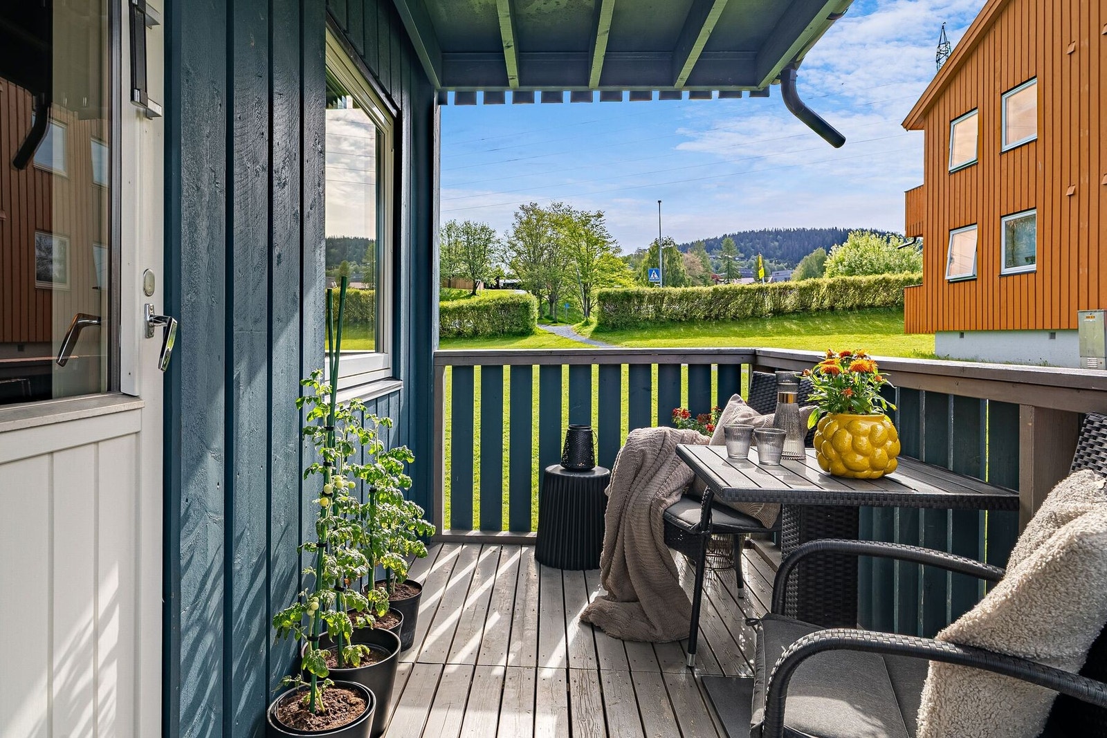 Her kan man nyte lang solgang om sommeren Galleribilde