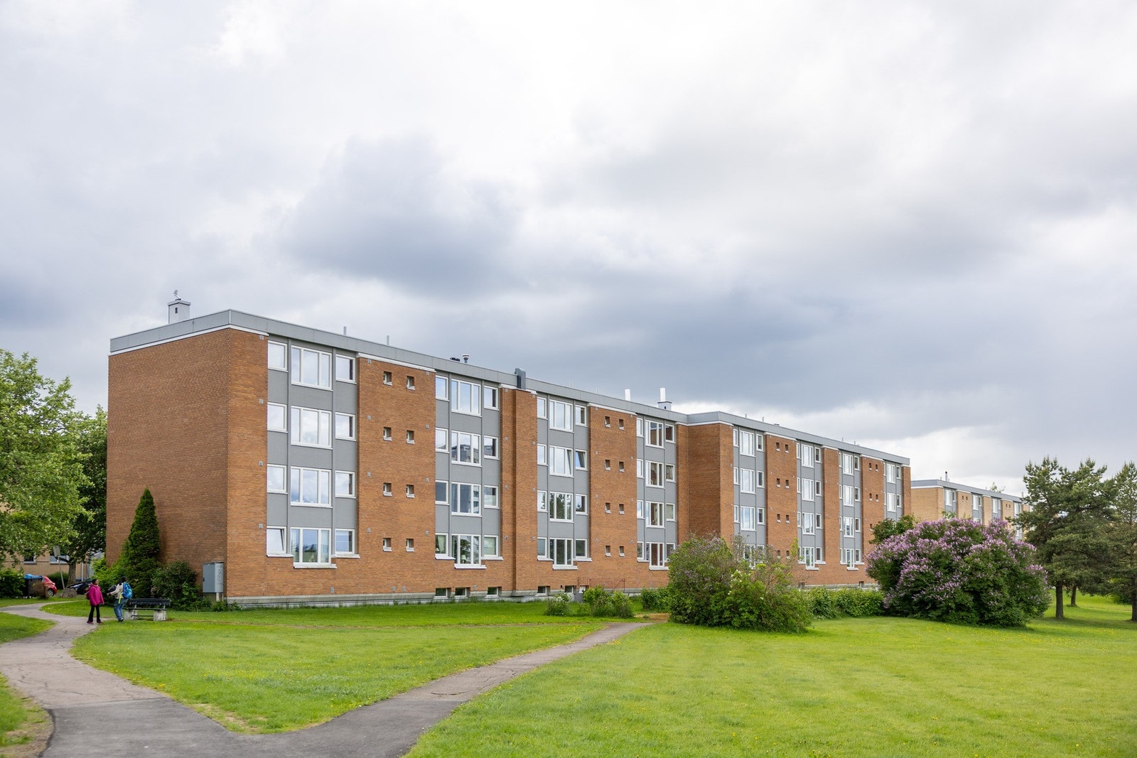 Fra leiligheten er det kun 2-3 minutters gange til Manglerud T-bane stasjon. Galleribilde