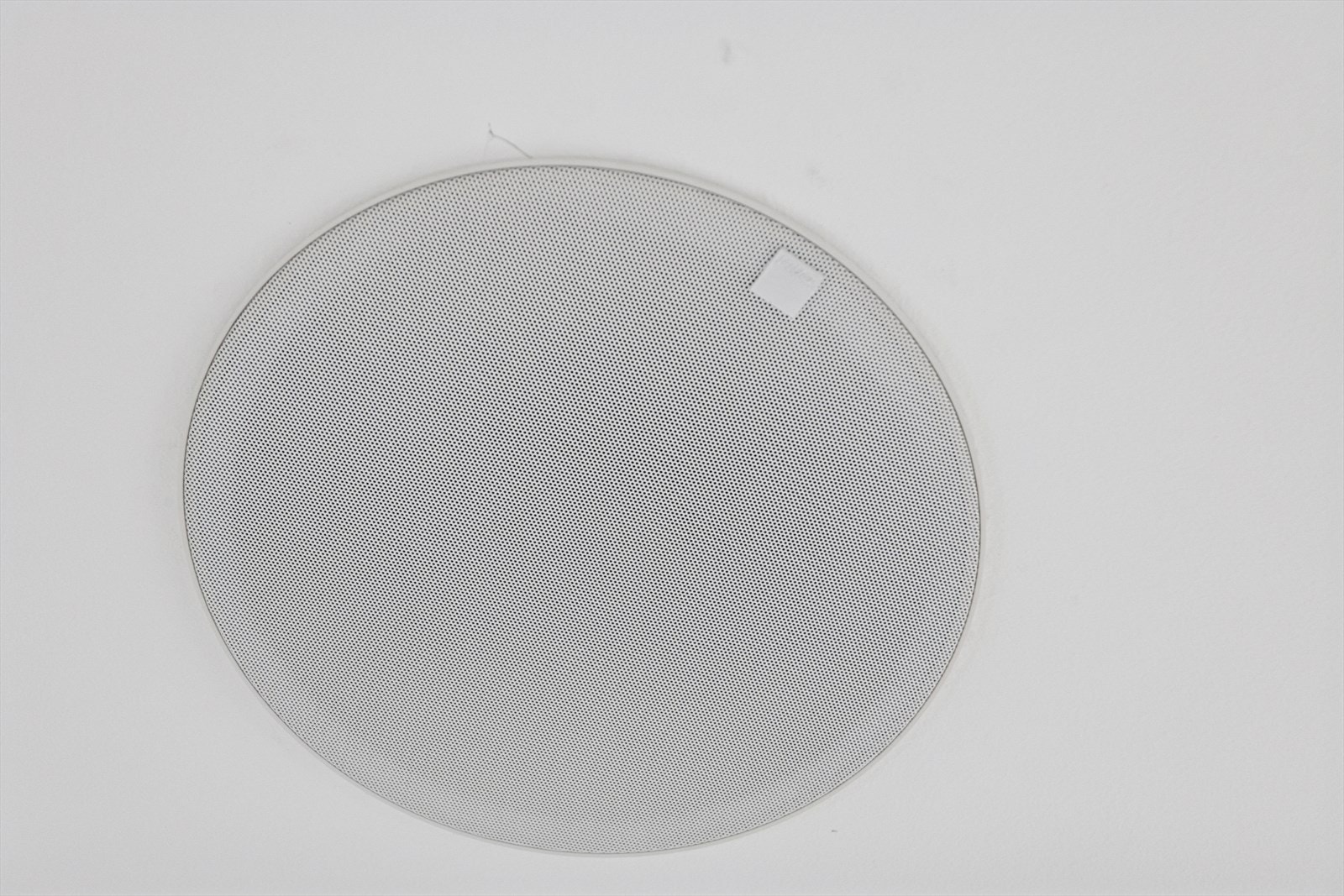 Lyd-/hjemmekinoanlegget fra Hifi Klubben dekker stue, bad, kjøkken og soverom i første etasje, med totalt ni høyttalere i stuen. Lydanlegget styres via appen Bluesound. Galleribilde