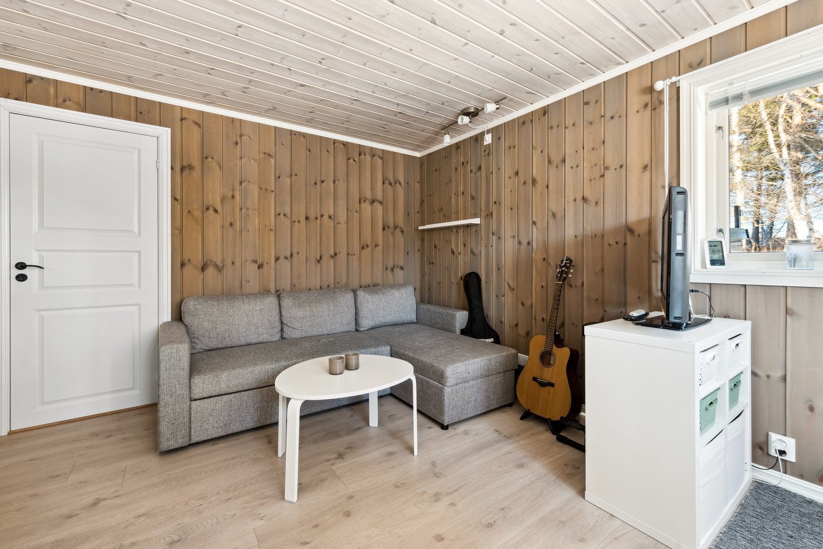 Stuen byr på god møbleringsfrihet. Galleribilde