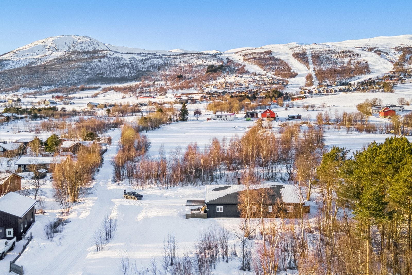 Flott beliggenheten med kort avstand til skiheis, skiløyper og helårs turterreng. Galleribilde