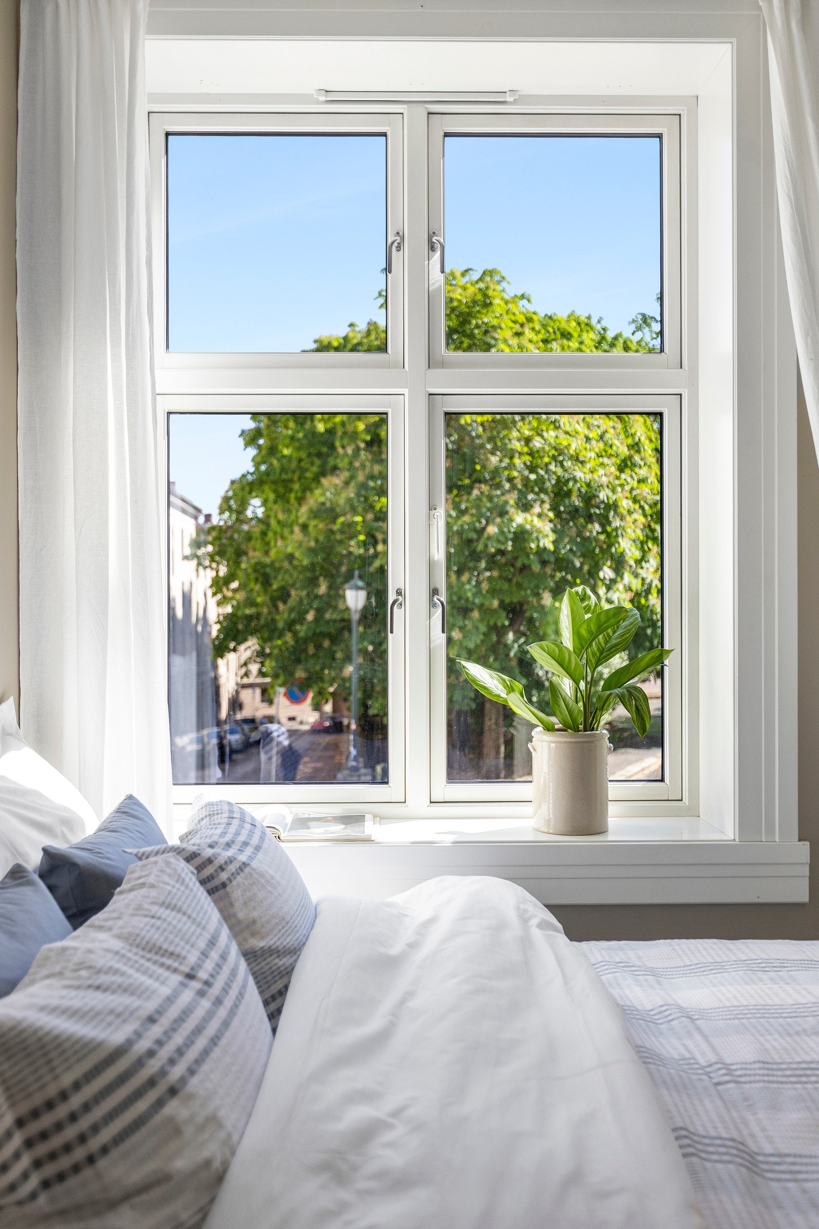 Soverommet har kjempefin utsikt og ligger rolig til. Galleribilde