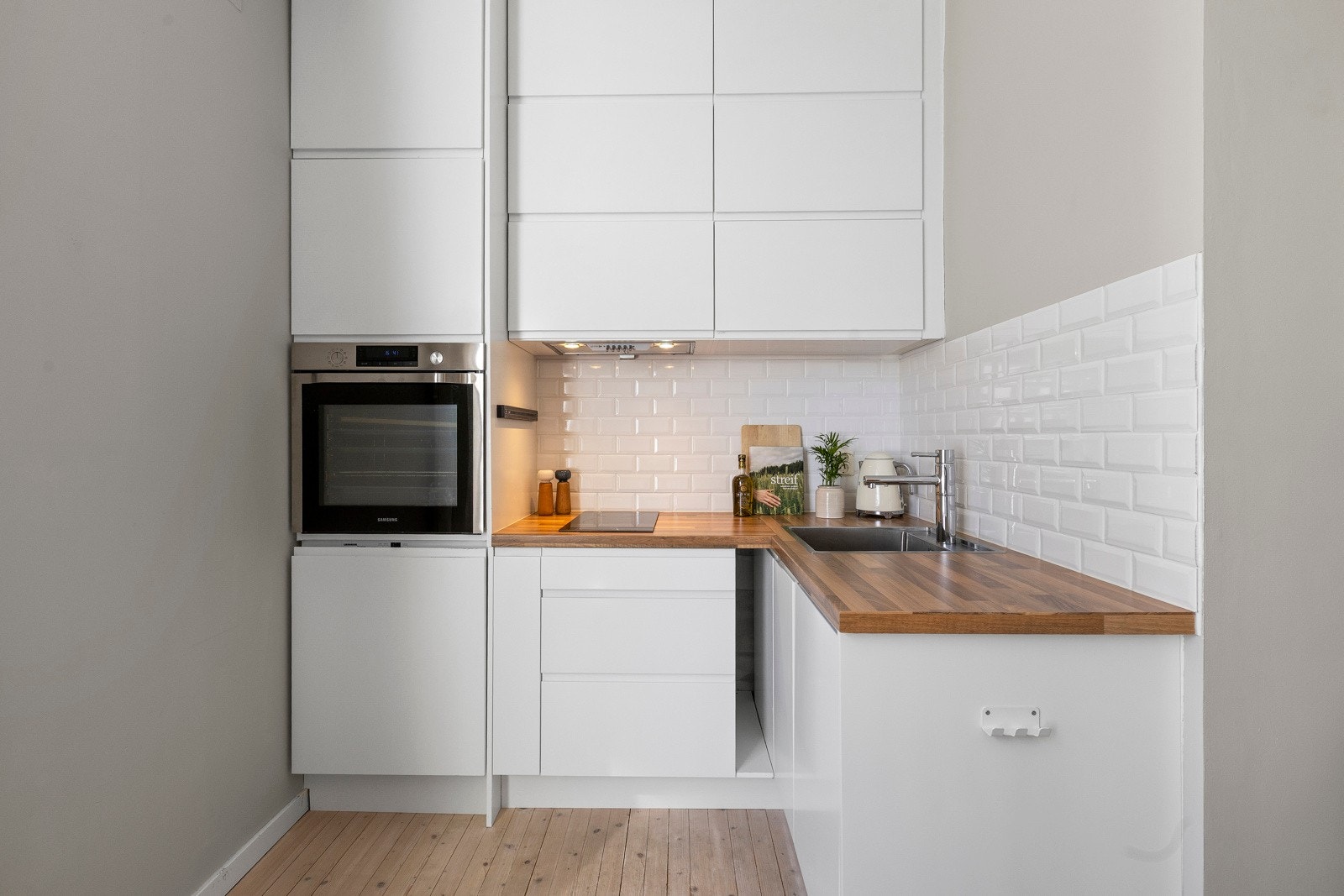 Her er den gode takhøyden godt utnyttet med innredning opp mot himling. Galleribilde