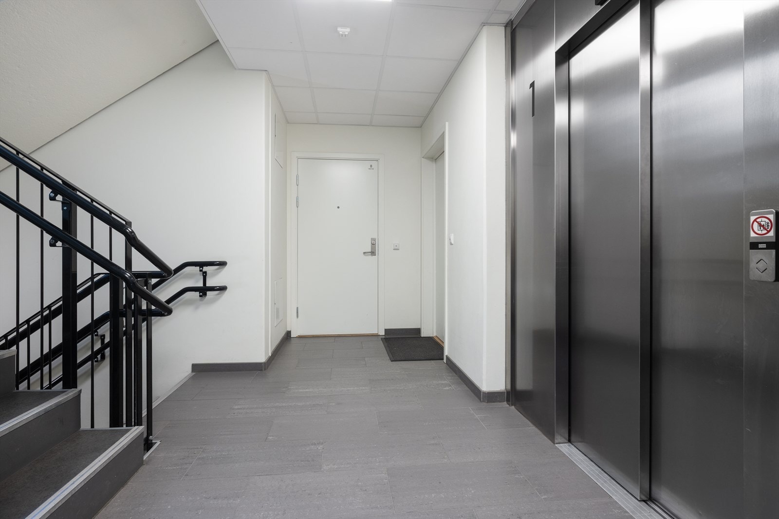 Heisen i bygget gjør det enkelt å komme seg opp til borettslagets takterrasse. Galleribilde