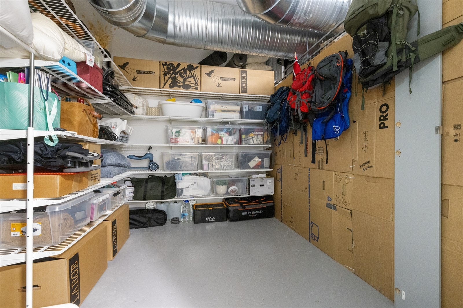 Leiligheten har også en stor kjellerbod på 8 m². Galleribilde