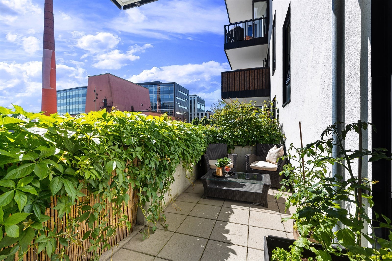 Her er det god plass til å innrede med ønsket utemøblement. Galleribilde