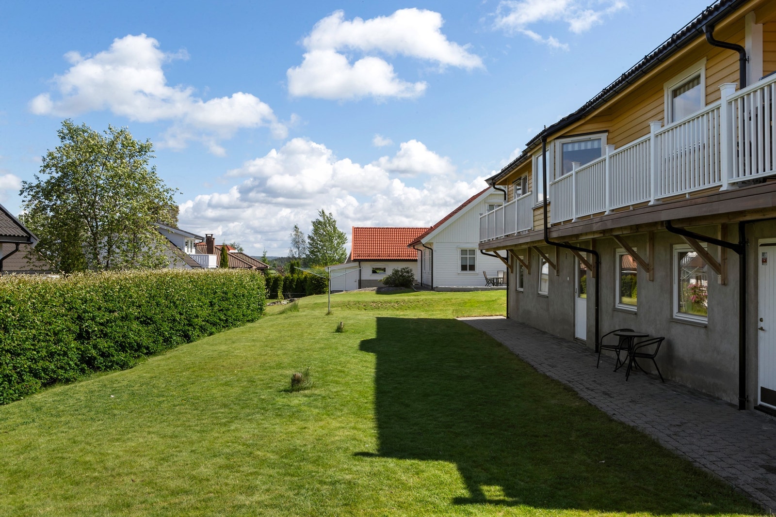Underetasje med egen inngang Galleribilde