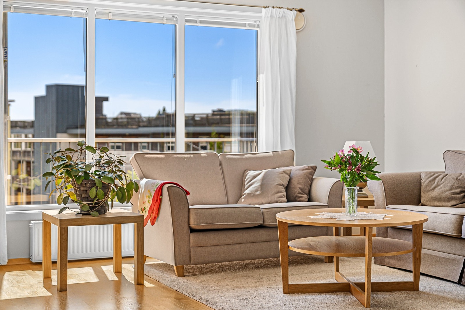 - Dette er en leilighet for deg over 50år | Her finnes flere servicetilbud og felles aktivitetslokaler, så her kan du bo trygt og godt med fint felleskap - Galleribilde